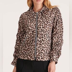 VERONICA BEARD Sibila Leopard Hooded Short Anorak
Small